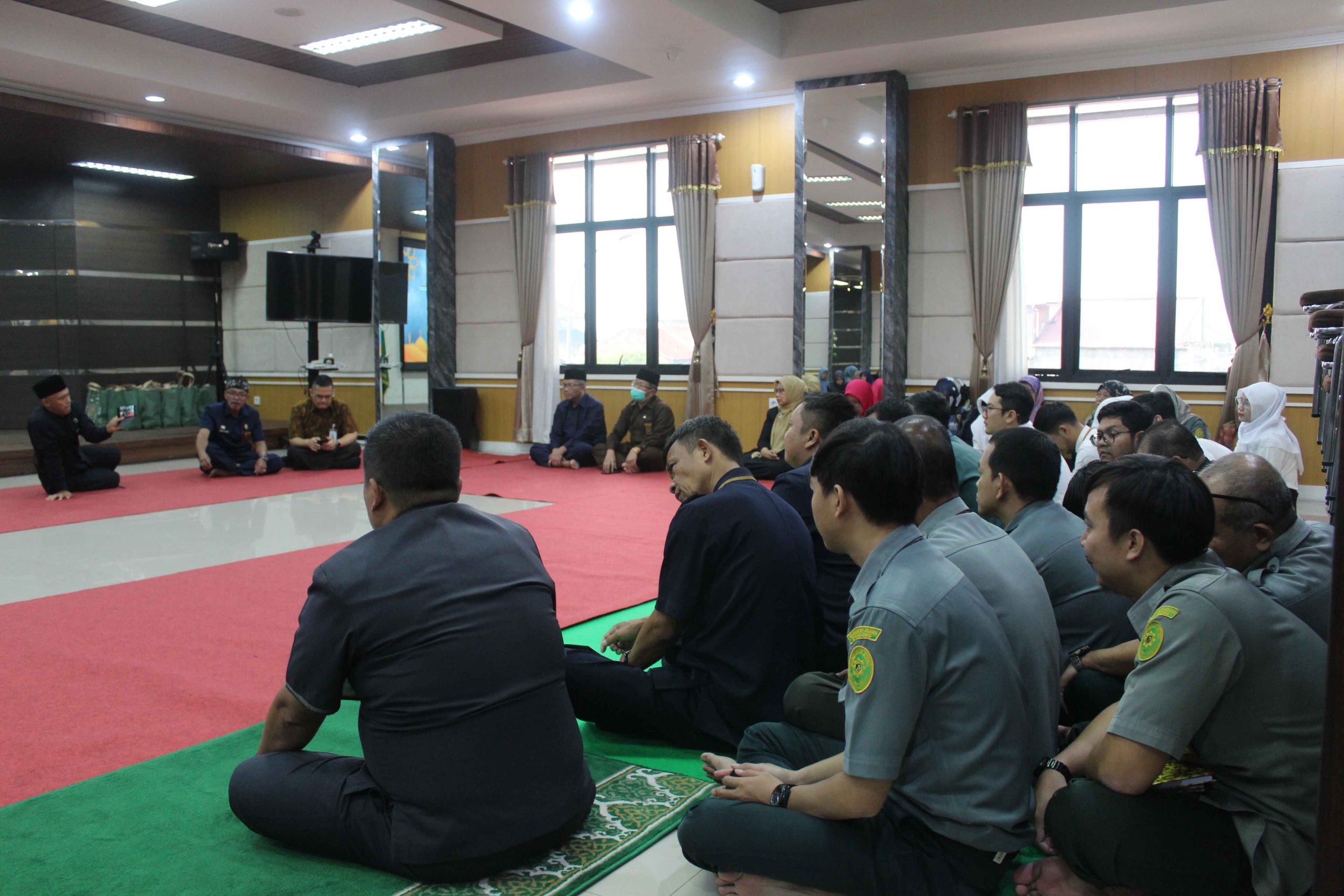 pembinaan rohani dan pemberian santunan 2