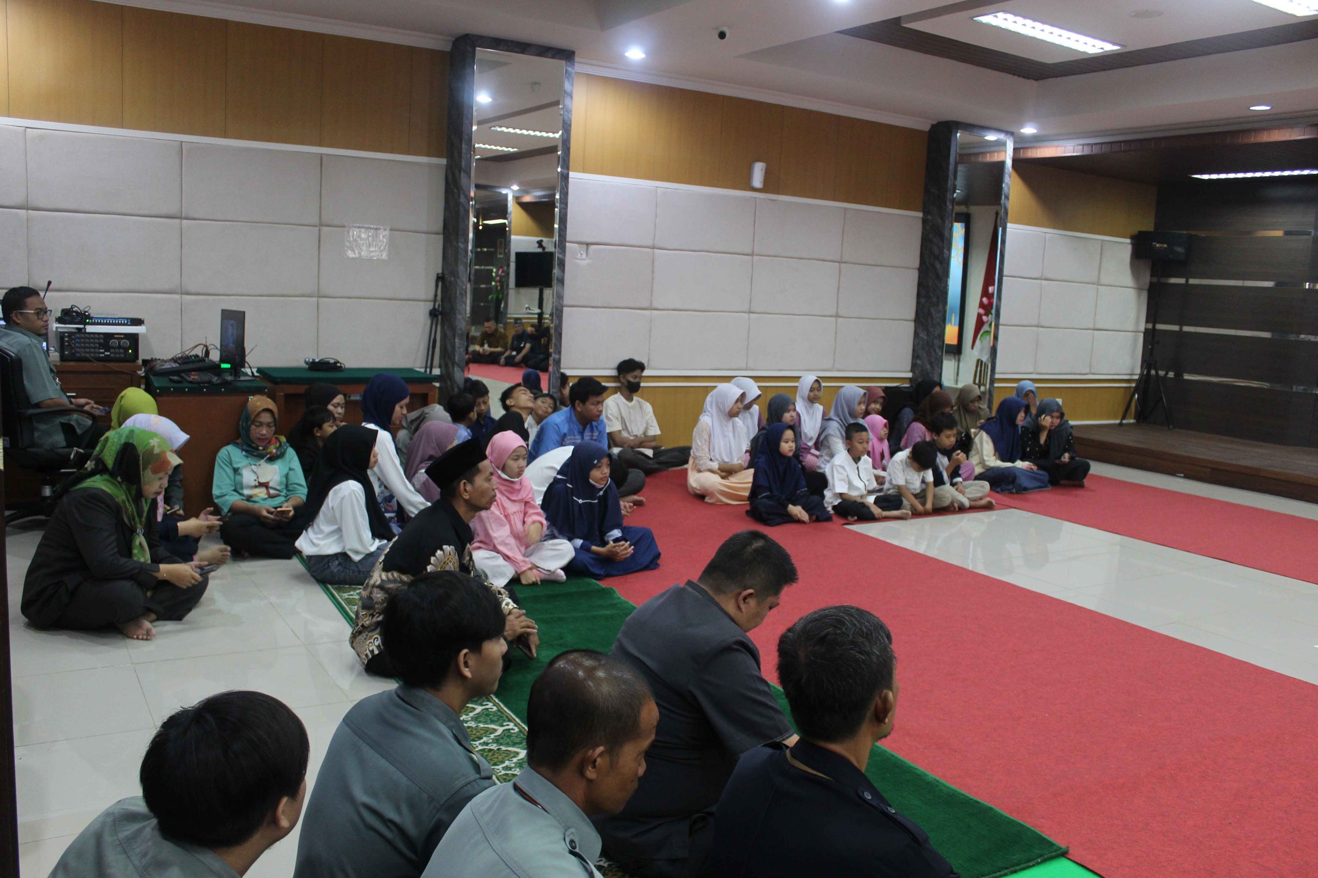 pembinaan rohani dan pemberian santunan 3