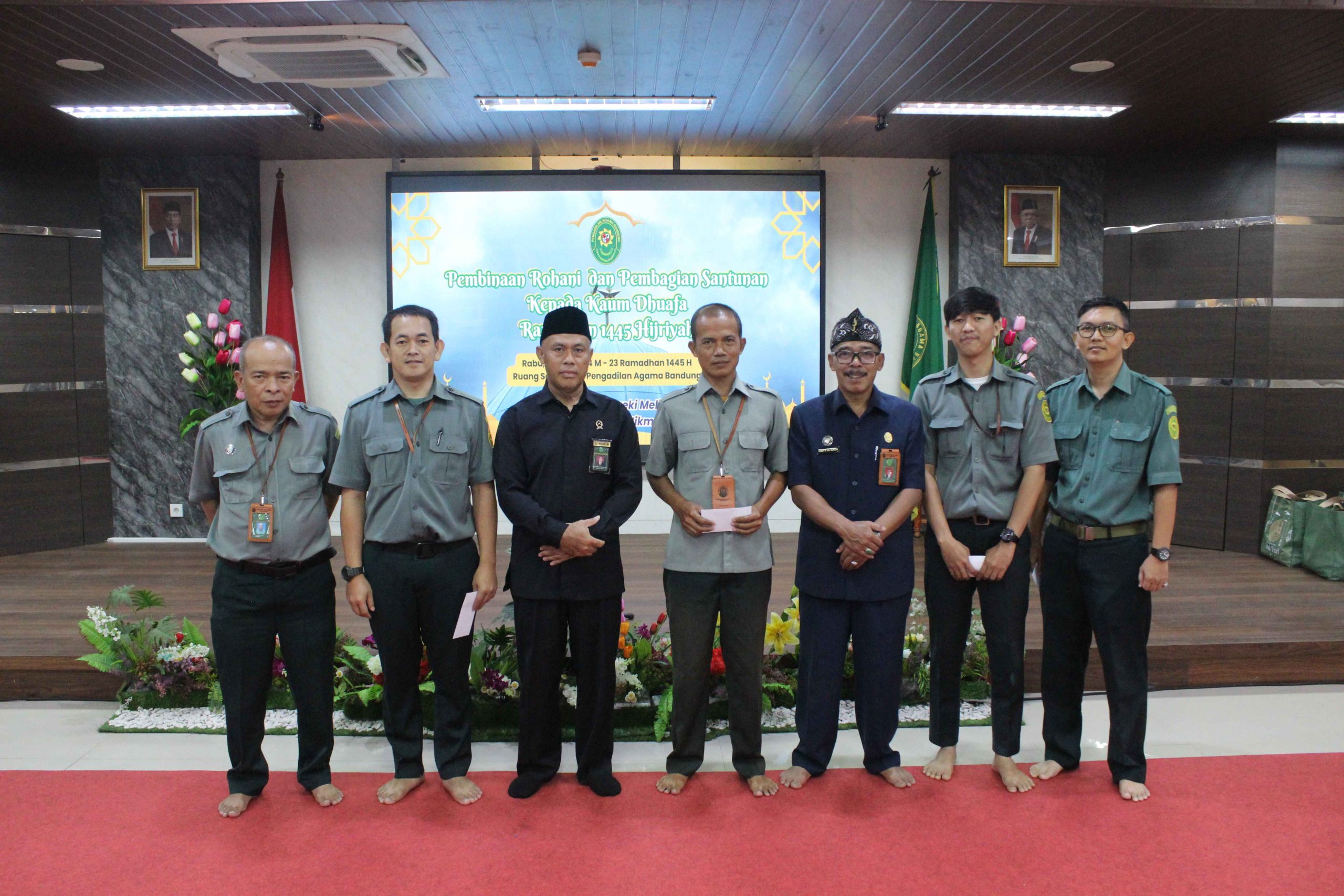 pembinaan rohani dan pemberian santunan 6